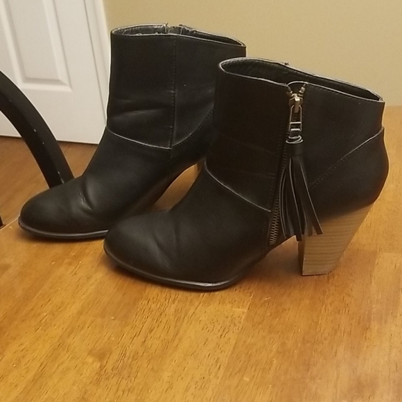 Black ankle boots - Picture 2 of 8